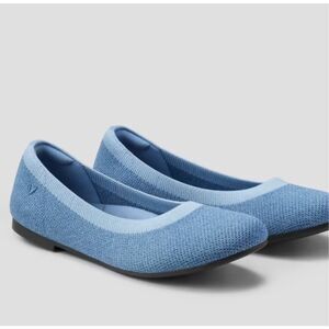 Vivaia Claire Round Toe Flats In Denim